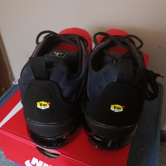 Nike Air Vapormax Plus - Picture 9 of 10